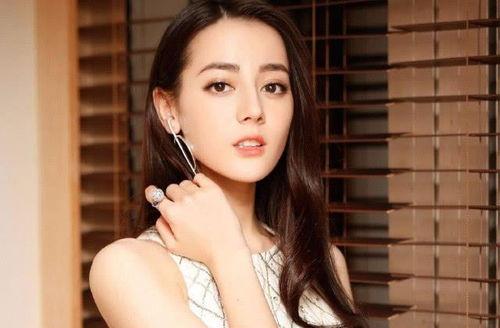 娱乐圈爆料小玫瑰小百合,小玫瑰与小百合的神秘恋情曝光  第2张